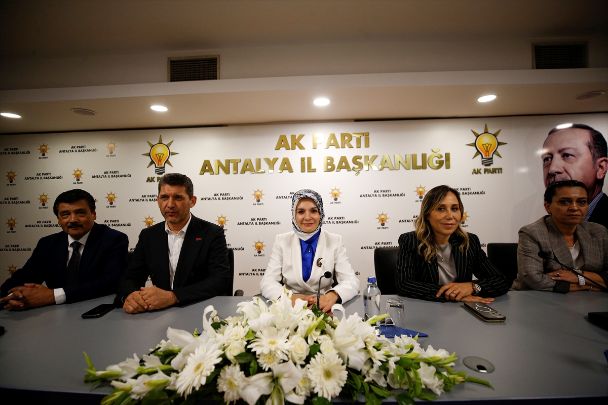 - "Önümüzde çok kıymetli ve kritik bir seçim var. Sizlerin
