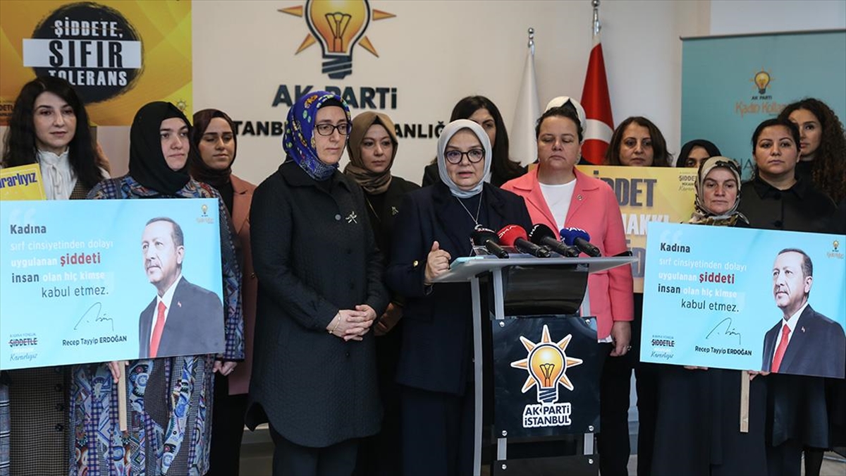 AK Parti'nin Kadın Kolları temsilcileri, 25 Kasım Kadına Yönelik Şiddete
