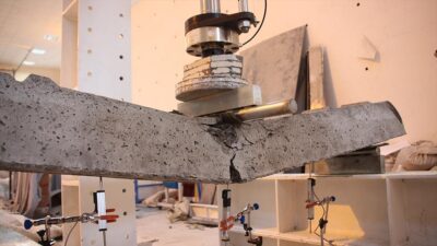 İnönü Üniversitesinde görevli akademisyenler, çimento kullanmadan atık malzemelerden don, aşırı