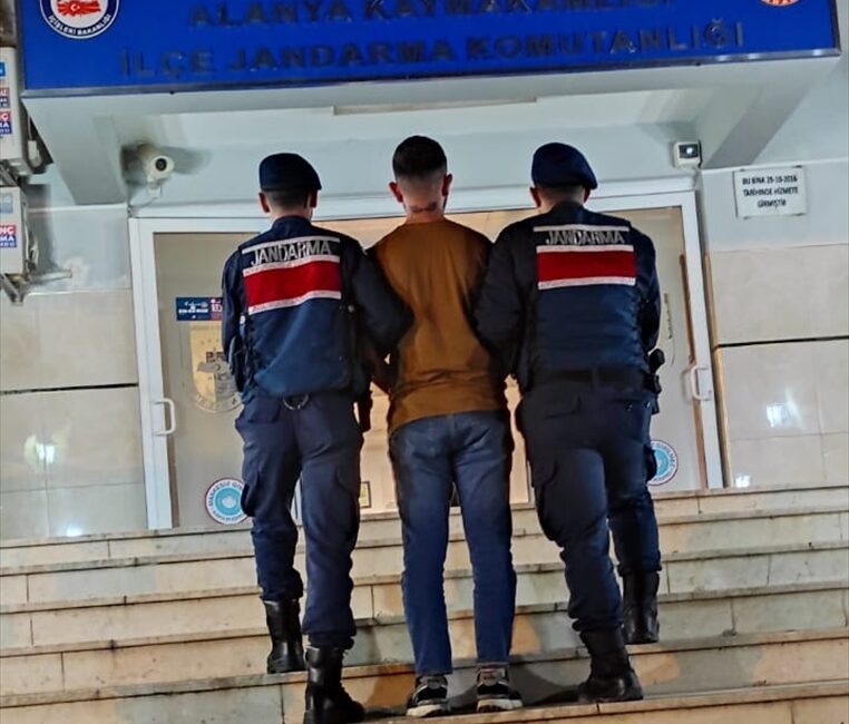 ANTALYA (AA) – Antalya'nın Alanya ilçesinde hakkında 13 yıl 10