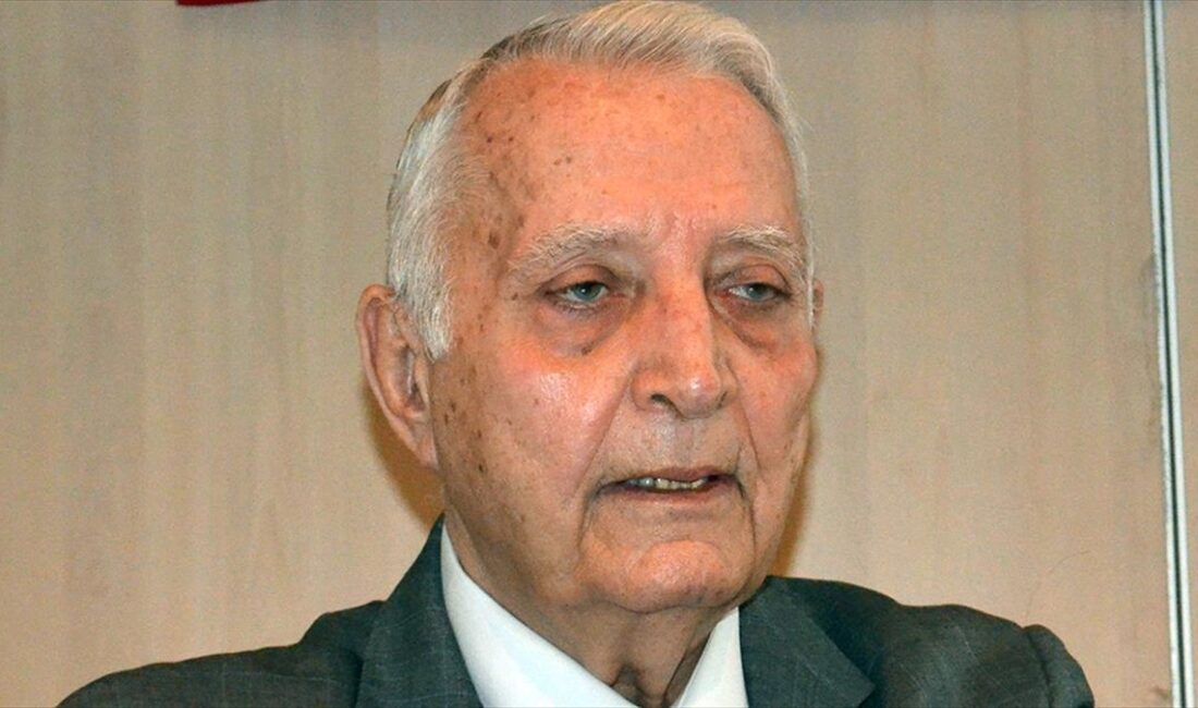 Anayasa hukukçusu Prof. Dr. Ergun Özbudun, 86 yaşında hayatını kaybetti.