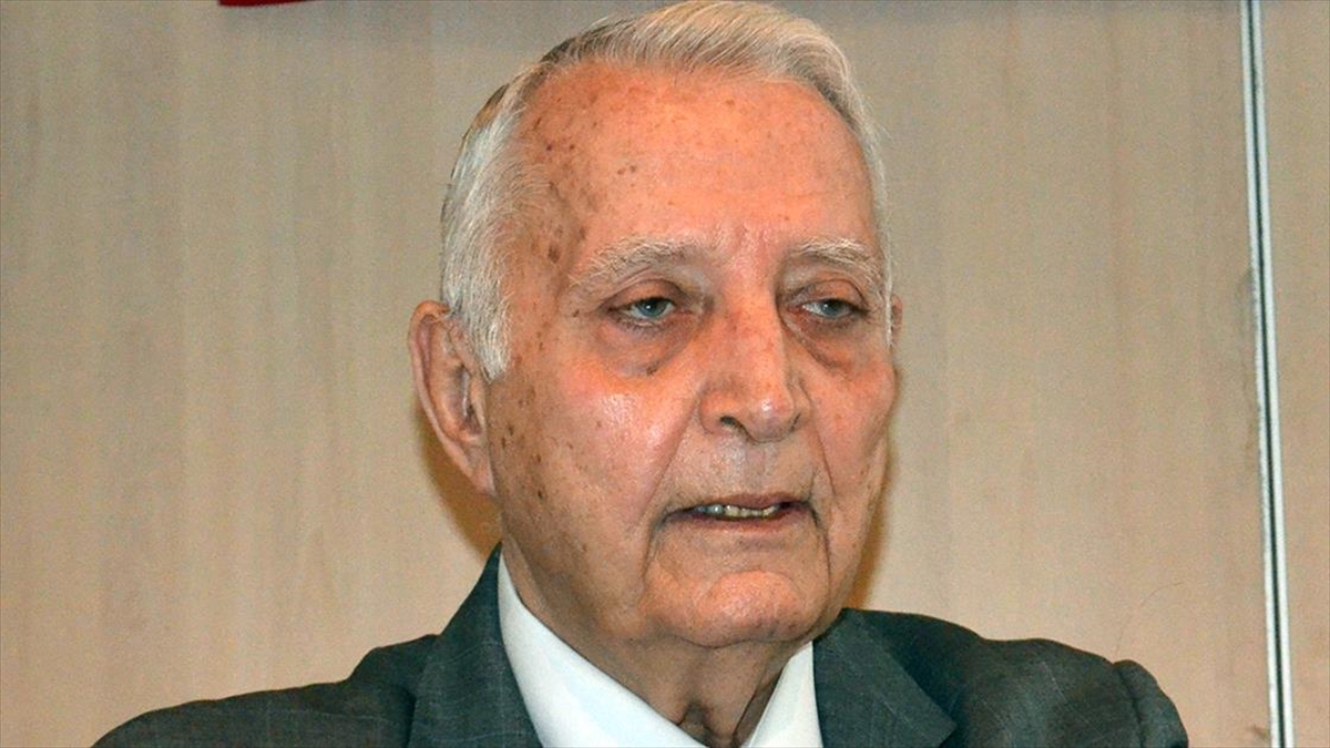 Anayasa hukukçusu Prof. Dr. Ergun Özbudun, 86 yaşında hayatını kaybetti.