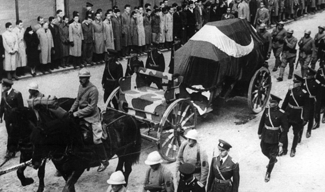 Atatürk'ün vefatının ardından Meclis'teki ilk anma, 11 Kasım günü yeni