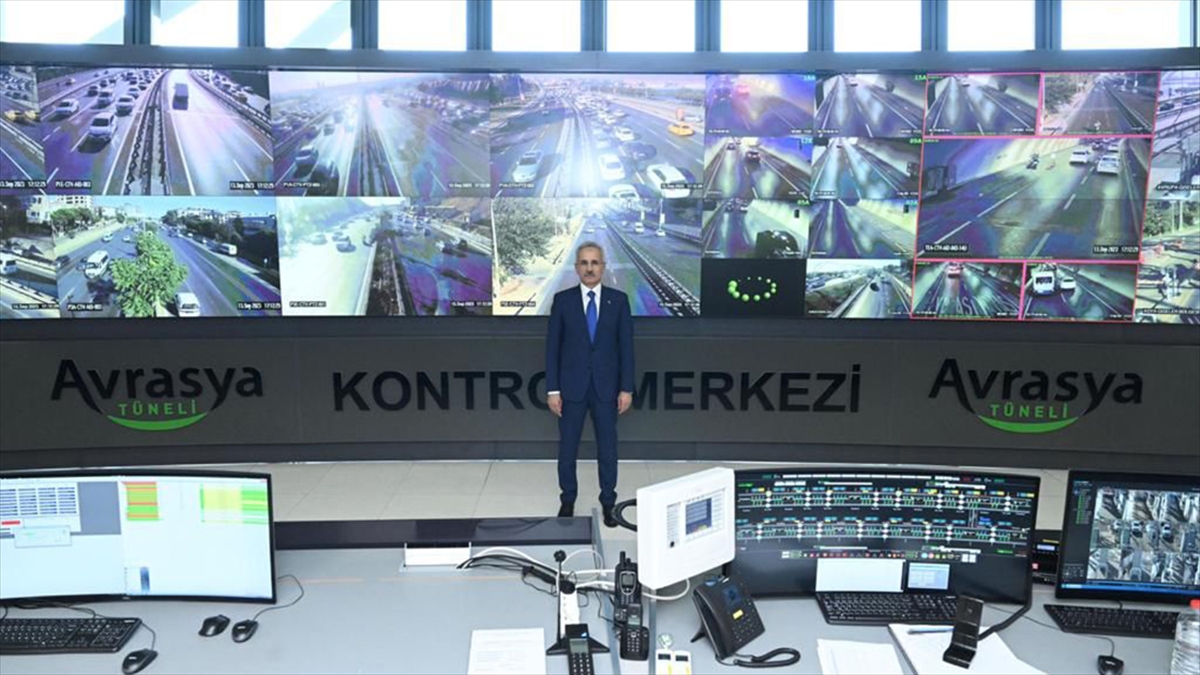 Ulaştırma ve Altyapı Bakanı Abdulkadir Uraloğlu, Avrasya Tüneli'nin, 10 Kasım'da