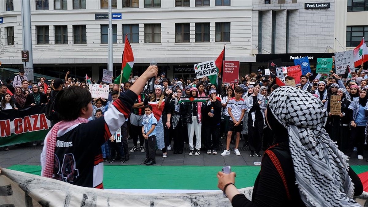 Avustralya'nın Melbourne kentinde öğretmenler, İsrail'in saldırılarına maruz kalan Filistinlilere destek