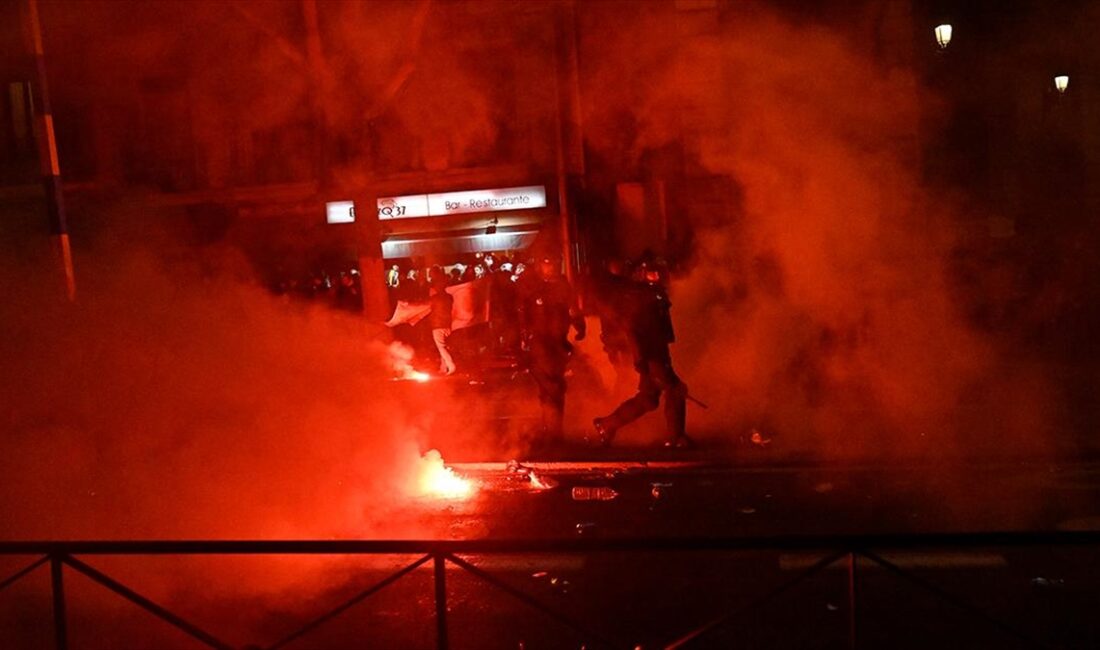 İspanya'da ayrılıkçı Katalan siyasetçilere ve sivil toplum kuruluşları (STK) temsilcilerine