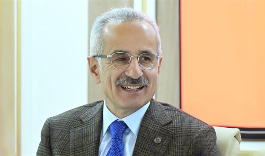Ulaştırma ve Altyapı Bakanı Abdulkadir Uraloğlu, Öğretmenler Günü'nü kapsayan 24-30