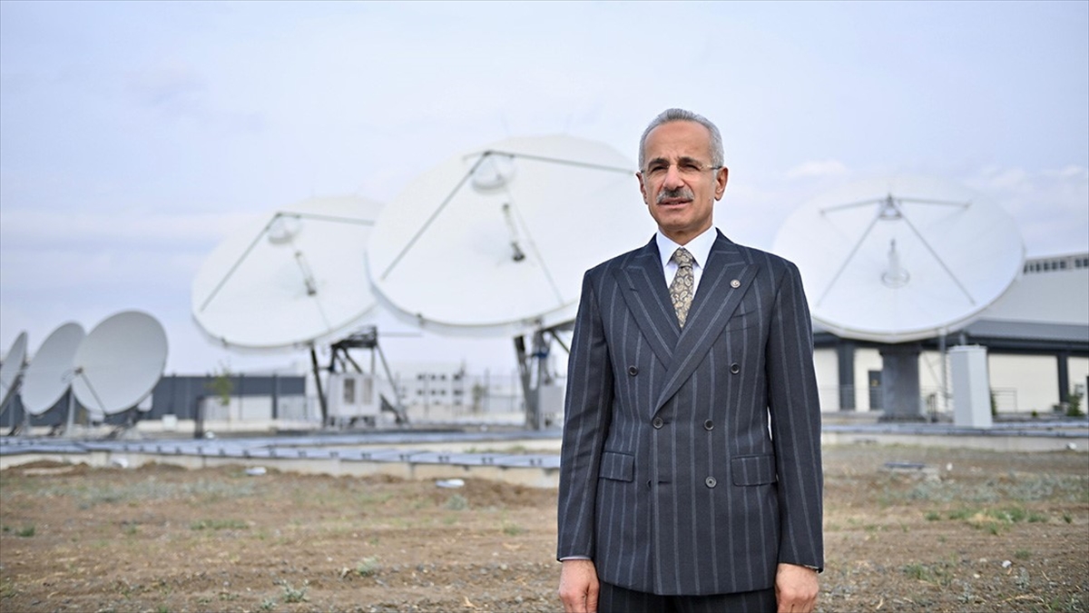 Ulaştırma ve Altyapı Bakanı Abdulkadir Uraloğlu, Türksat Uydu Yer Sistemleri