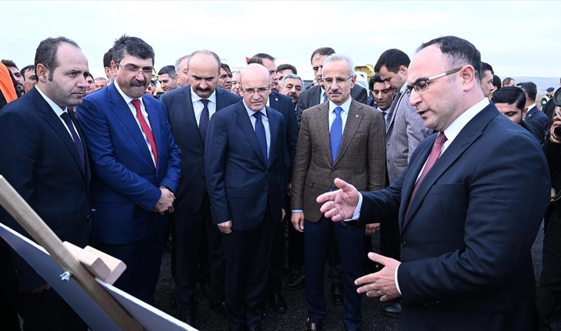Ulaştırma ve Altyapı Bakanı Abdulkadir Uraloğlu, Gaziantep'i 2028 yılına girmeden