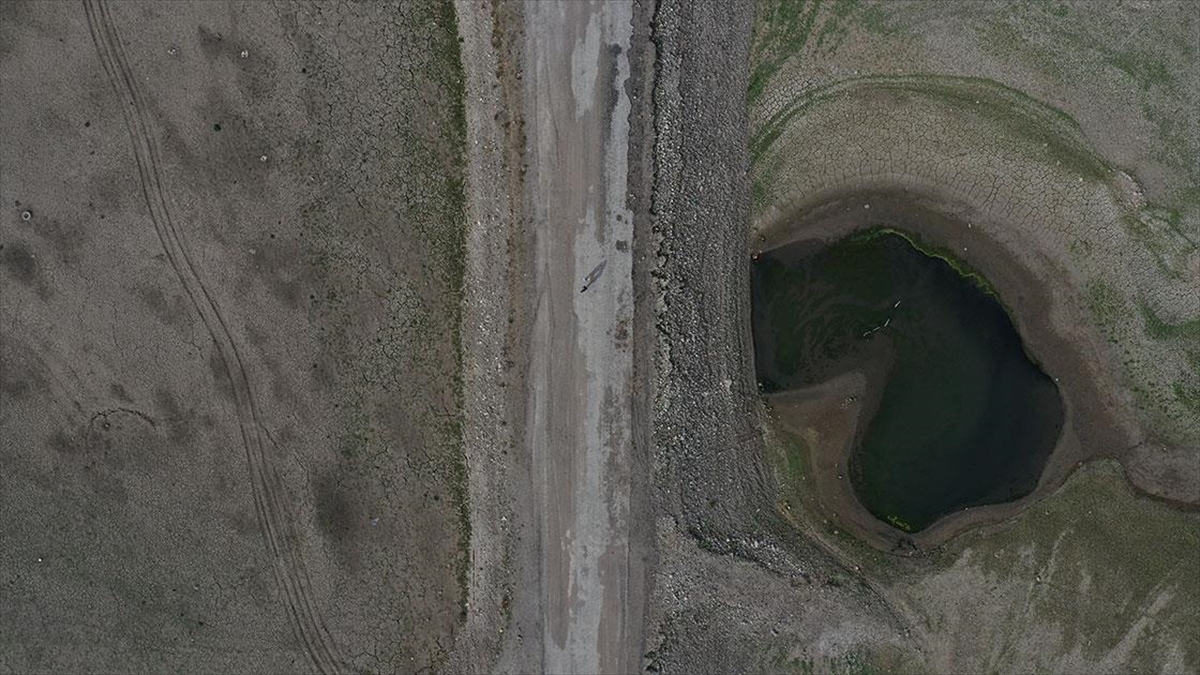 Balıkesir'de kent merkezinin içme ve kullanma suyunu sağlayan İkizcetepeler Barajı'nın