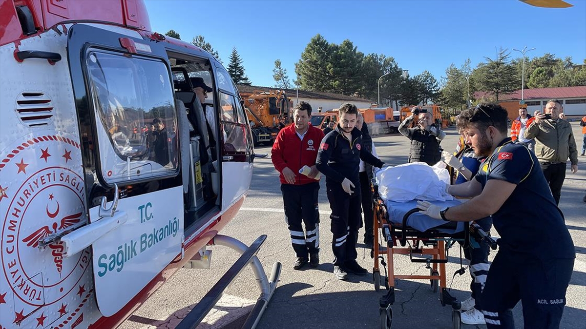 Bartın Devlet Hastanesinde tedavisi süren 8 aylık bebek, ambulans helikopterle