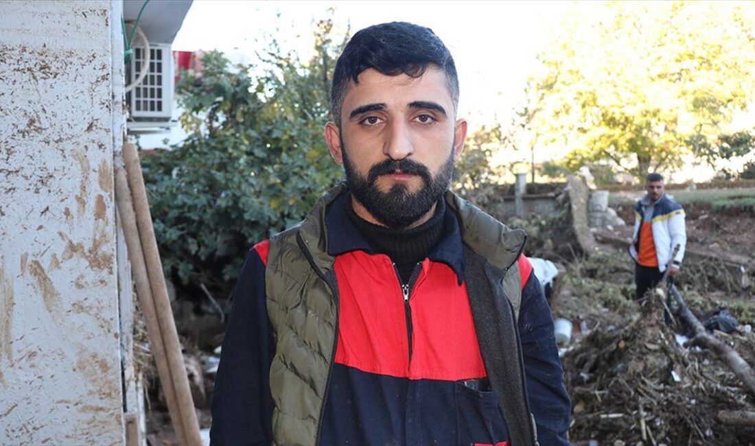 İlyas Sebuktekin, "Suyun geldiğini görünce eşimle çocukları aldık ve evden