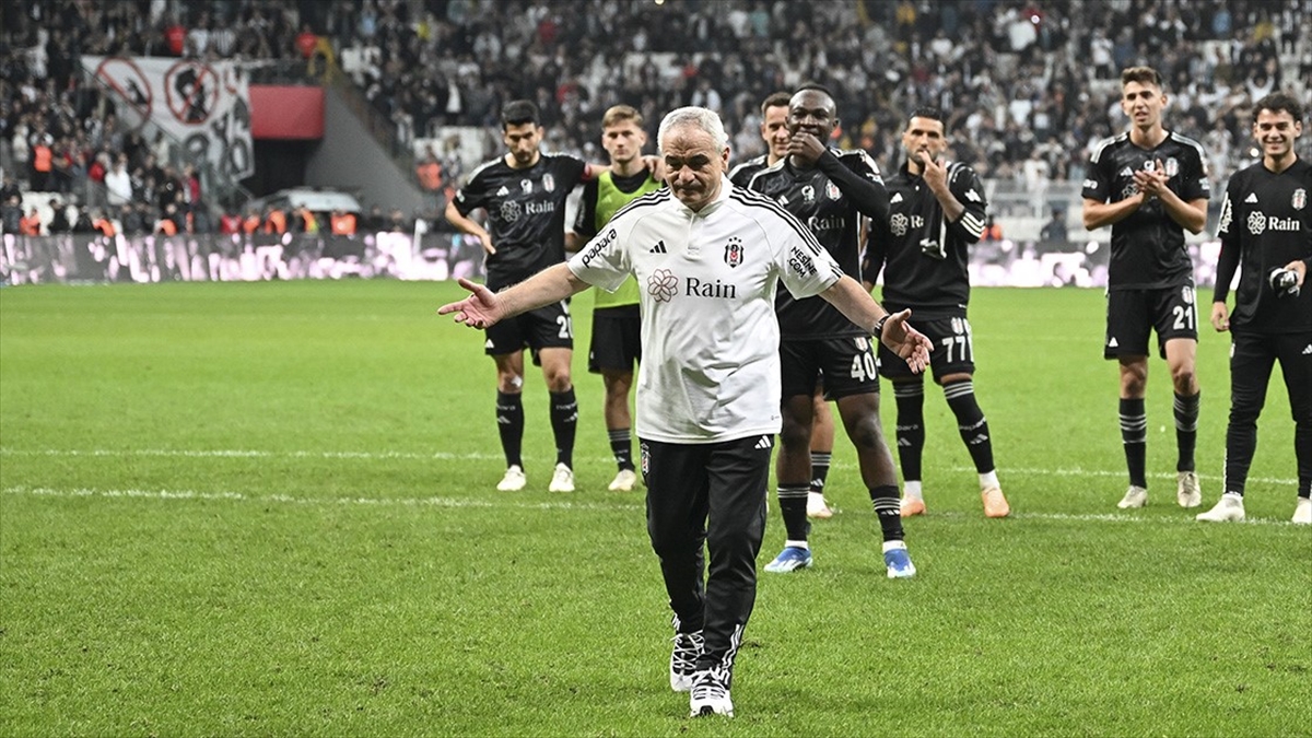 Beşiktaş Futbol Takımı, milli maçlar nedeniyle liglere verilen arada Sakaryaspor