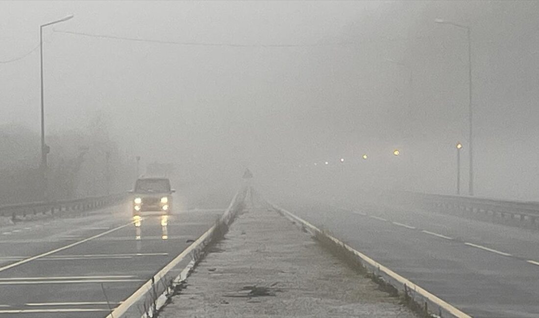 D-100 kara yolunun Bolu Dağı kesiminde sağanak ve sis, görüş