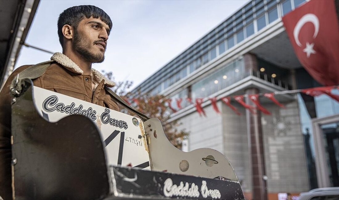 Annesinin 21 yıl önce cüzdanındaki son parasını verdiği 1 lirayla