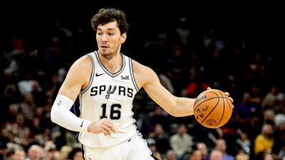 Amerikan Basketbol Ligi'nde (NBA) San Antonio Spurs, deplasmanda Phoenix Suns'ı