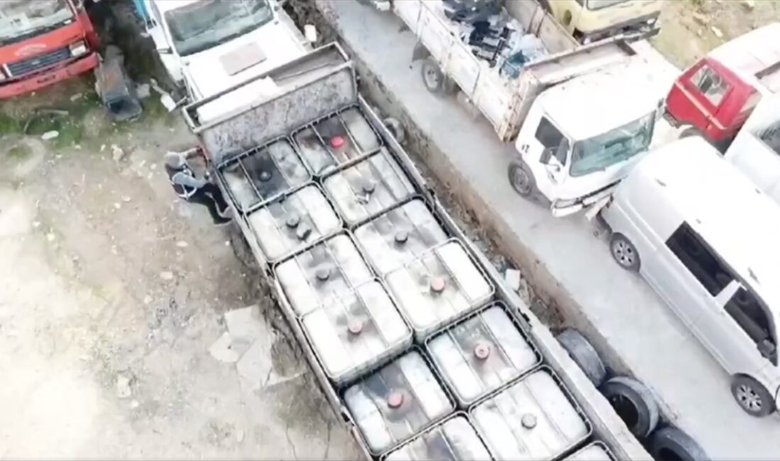 Çengel-3 operasyonlarında 1 milyon litre kaçak akaryakıta el konuldu İçişleri Bakanı Ali Yerlikaya, akaryakıt kaçakçılığına yönelik 46 ilde eş