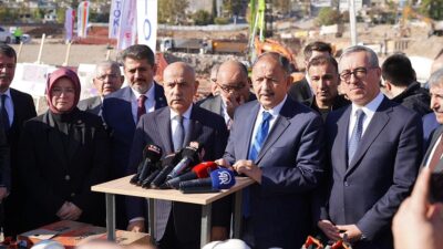 Çevre, Şehircilik ve İklim Değişikliği Bakanı Mehmet Özhaseki, deprem bölgesinde