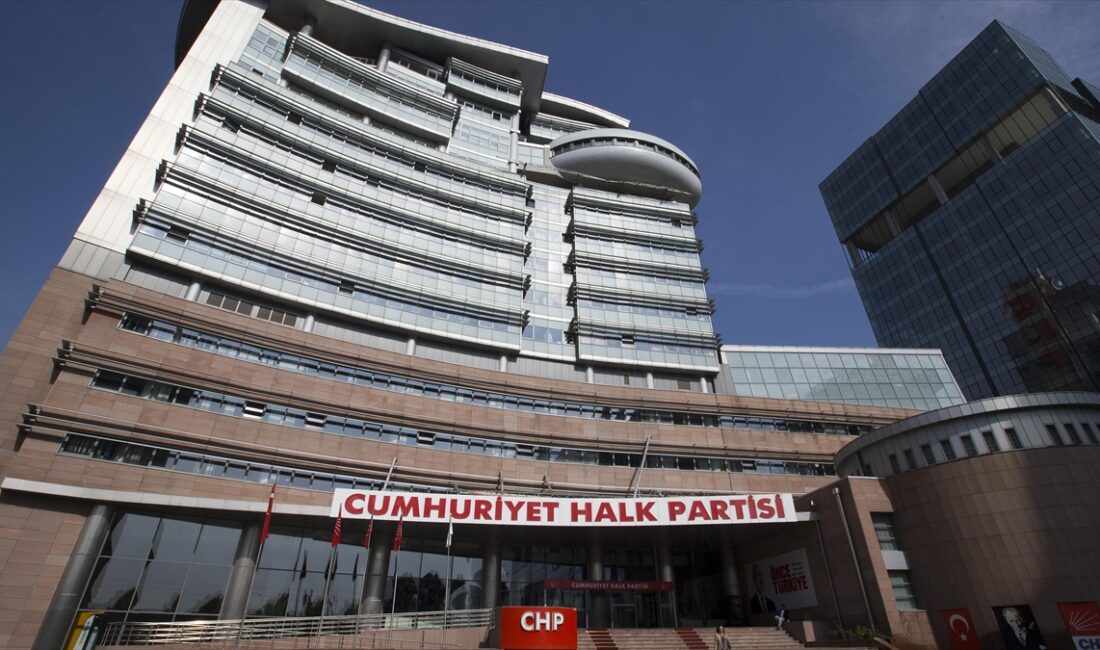 Bugüne kadar 7 genel başkanın görev yaptığı CHP'de 1368 kurultay