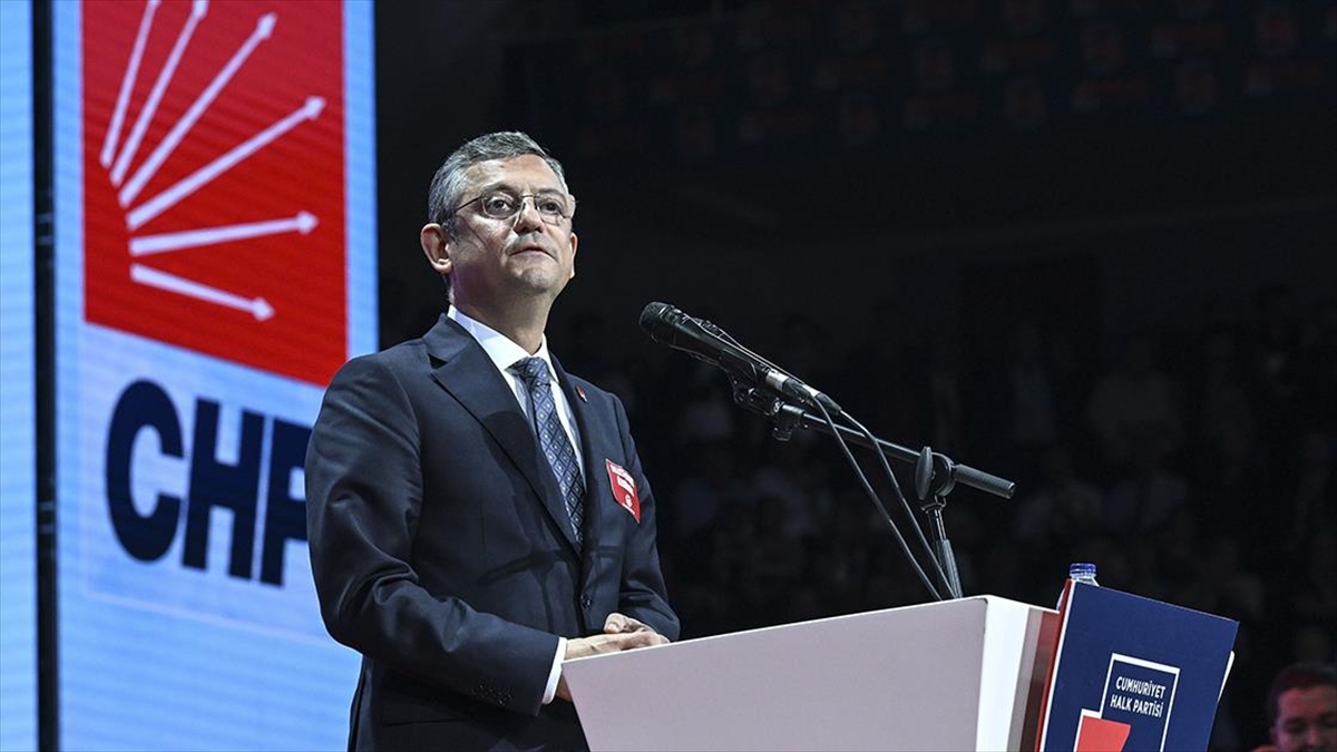 CHP'nin 38. Olağan Kurultayı'nın ikinci tur oylamasında Manisa Milletvekili Özgür