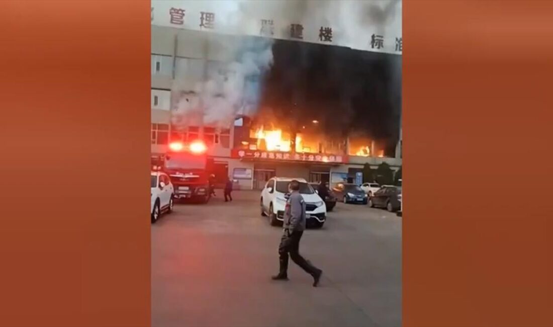 Çin'in kuzeyindeki Şansi eyaletinde bir binada çıkan yangında 26 kişinin