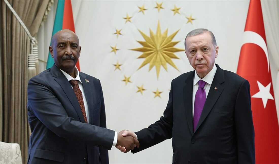 Cumhurbaşkanı Recep Tayyip Erdoğan, Sudan Egemenlik Konseyi Başkanı Abdulfettah el-Burhan