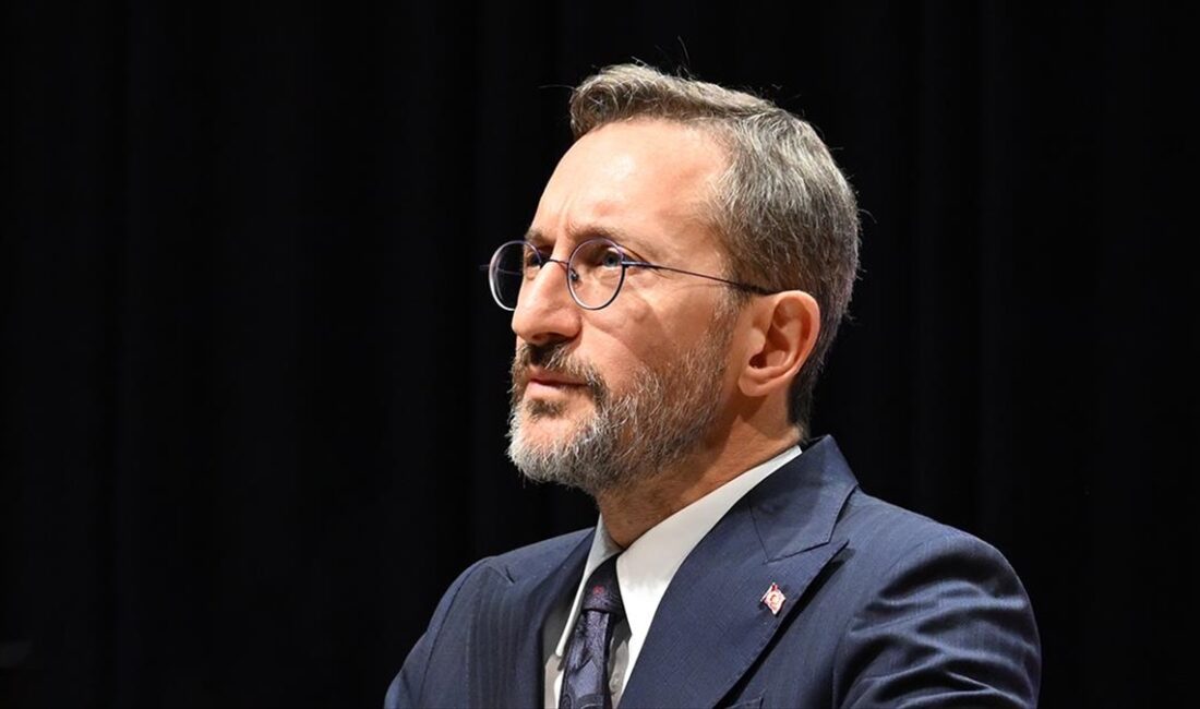 Cumhurbaşkanlığı İletişim Başkanı Altun, İsrail polisinin TRT Haber ekibine saldırısını kınadı Cumhurbaşkanlığı İletişim Başkanı Fahrettin Altun, İsrail polisinin Kudüs'te TRT Haber