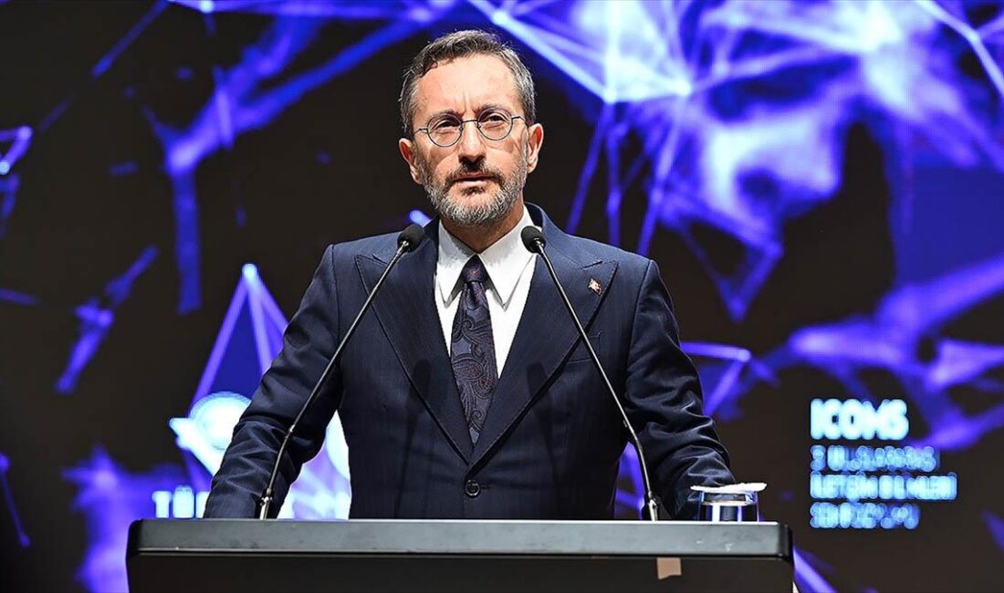 Fahrettin Altun "İsrail, ne yazık ki aleni savaş suçu işleyerek
