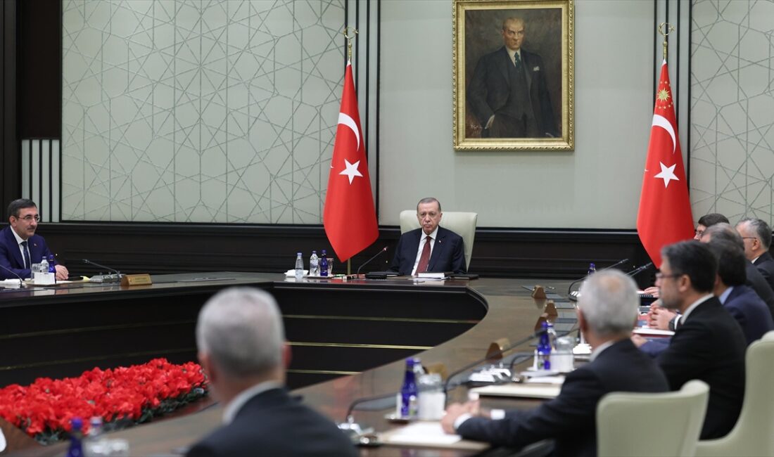 Cumhurbaşkanlığı Kabinesi, Cumhurbaşkanı Recep Tayyip Erdoğan başkanlığında toplandı.