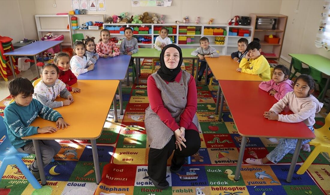 Kahramanmaraş merkezli 6 Şubat'taki depremlerden etkilenen 7 kentte 1168 öğretmen,