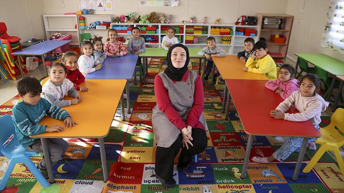 Kahramanmaraş merkezli 6 Şubat'taki depremlerden etkilenen 7 kentte 1168 öğretmen,