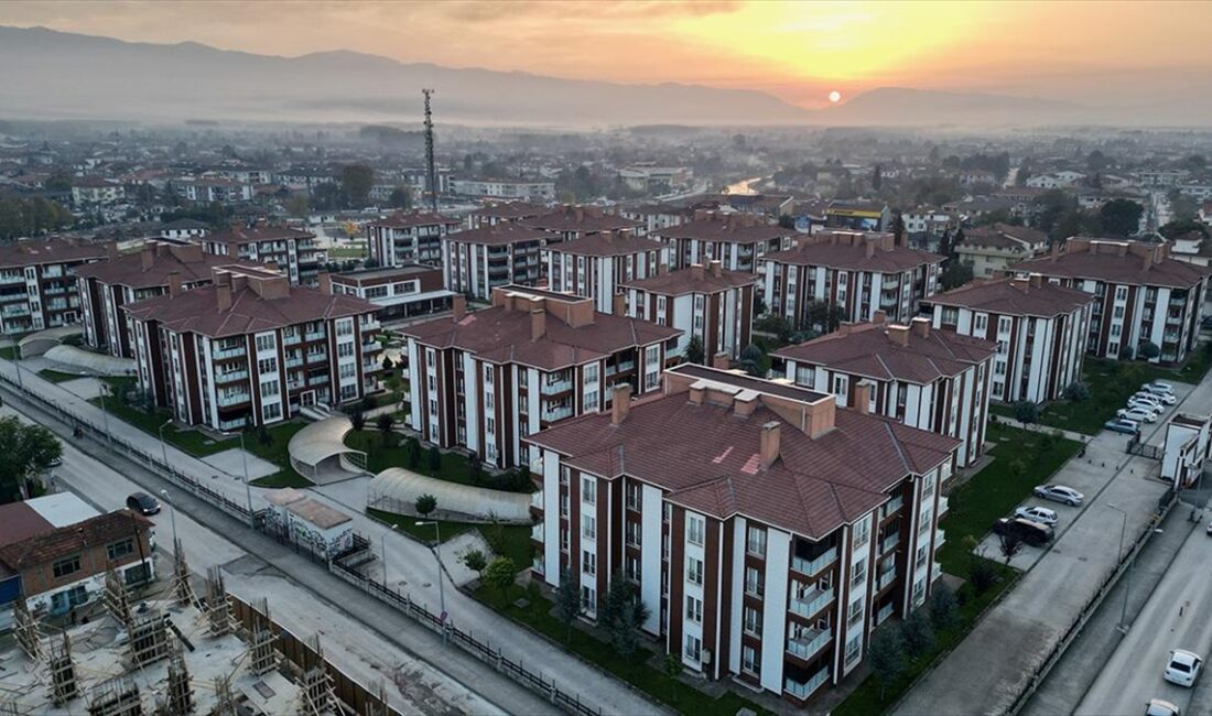 Deprem direnci artan Düzce, teşviklerle ekonomik gelişimini de sürdürüyor 17 Ağustos ve 12 Kasım 1999'daki depremlerin ardından geçilen yatay