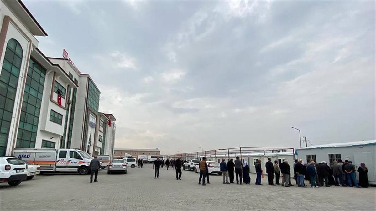 Kahramanmaraş merkezli 6 Şubat'taki depremlerin etkilediği Malatya'da, evleri yıkılan veya