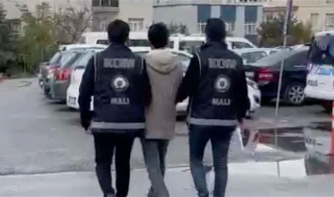 Dilan Polat ve eşi Engin Polat'ın da aralarında bulunduğu şüphelilere