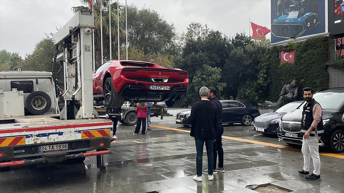 İstanbul merkezli 6 ilde düzenlenen operasyon kapsamında gözaltına alınan Dilan