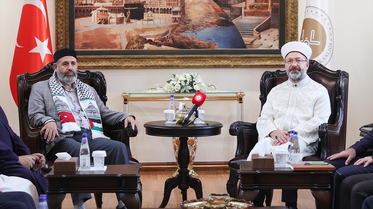 Diyanet İşleri Başkanı Ali Erbaş, Filistinli Alimler Birliği Başkanı Nevaf