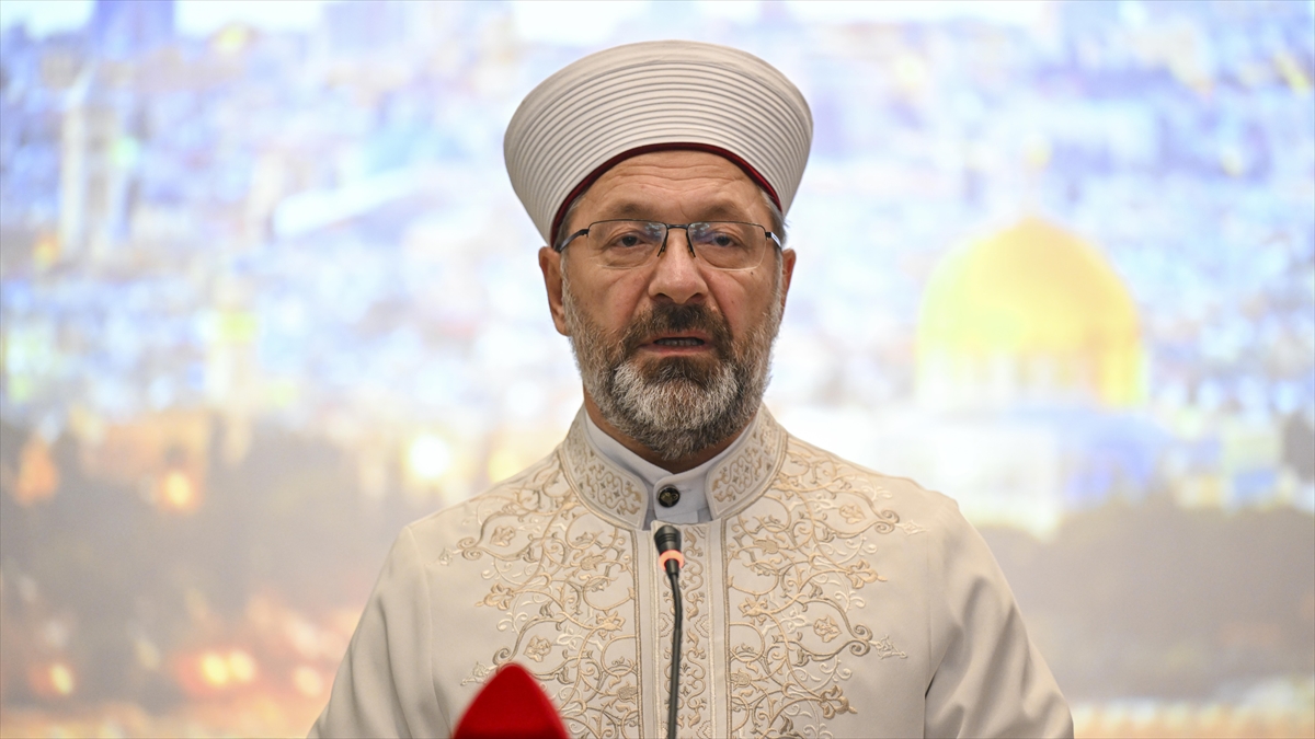 Diyanet İşleri Başkanı Erbaş, "Kudüs bilincini güçlendirmeli ve İslam dünyasını
