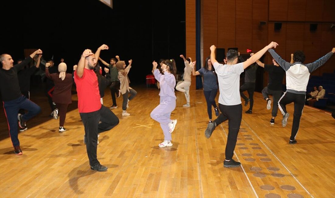 Diyarbakır'da farklı branşlardan öğretmenlerin gönüllü olarak bir araya gelerek oluşturduğu