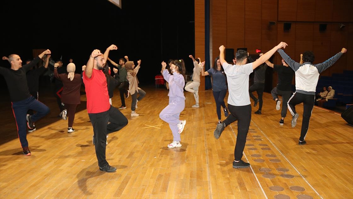 Diyarbakır'da farklı branşlardan öğretmenlerin gönüllü olarak bir araya gelerek oluşturduğu