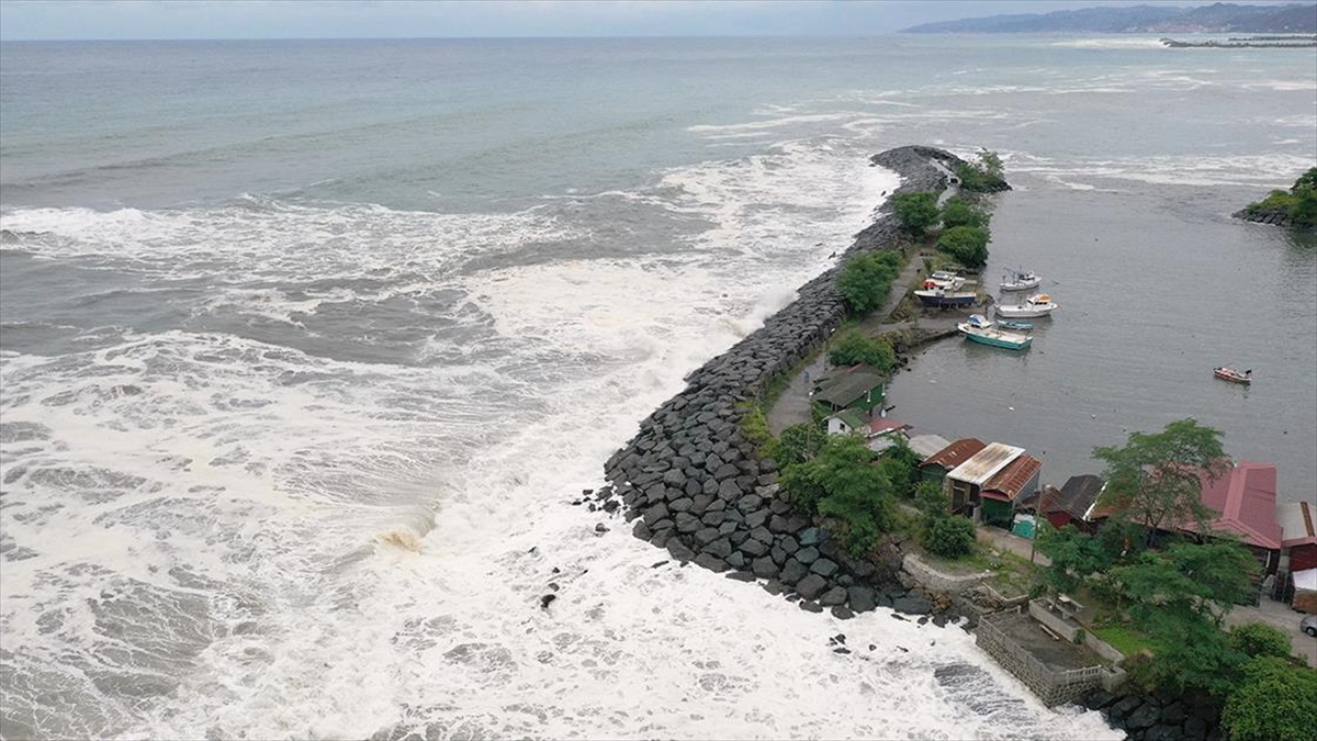 Doç. Dr. Murat Özkaptan, Trabzon açıklarında gece meydana gelen 2,8