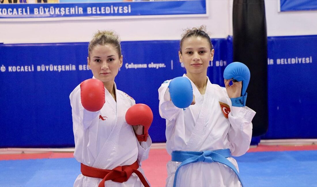 Macaristan'daki dünya karate şampiyonasında kürsüye çıkan kız kardeşler Tuba Yakan