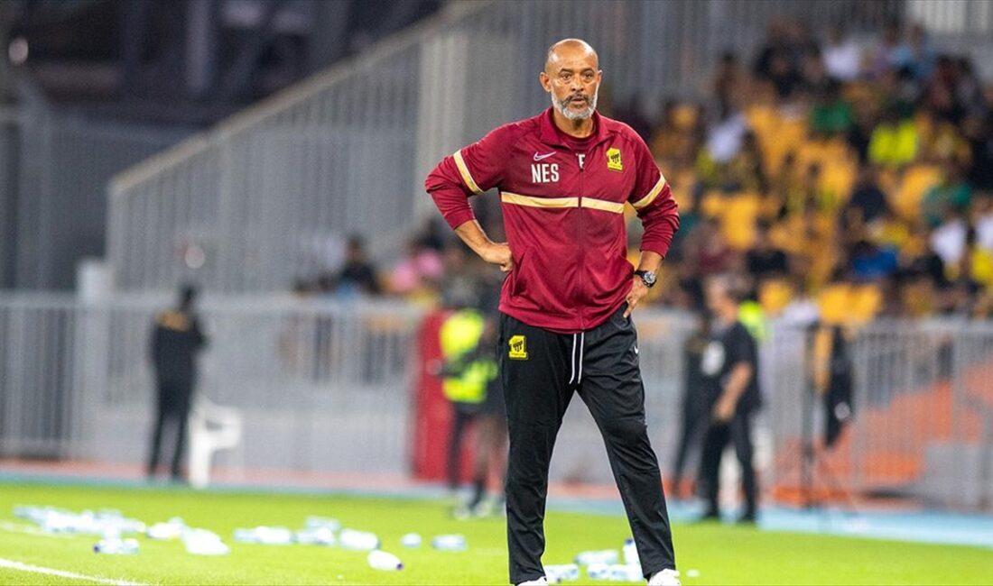Suudi Arabistan'ın El-İttihad takımı, teknik direktörü Nuno Espirito Santo ile