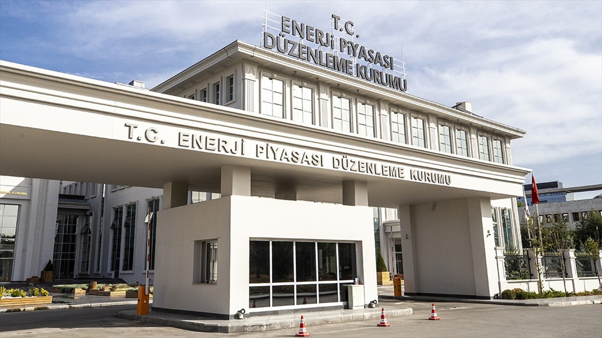 Elektrik Üretim AŞ'nin (EÜAŞ) görevli tedarik şirketlerine uygulayacağı aktif elektrik