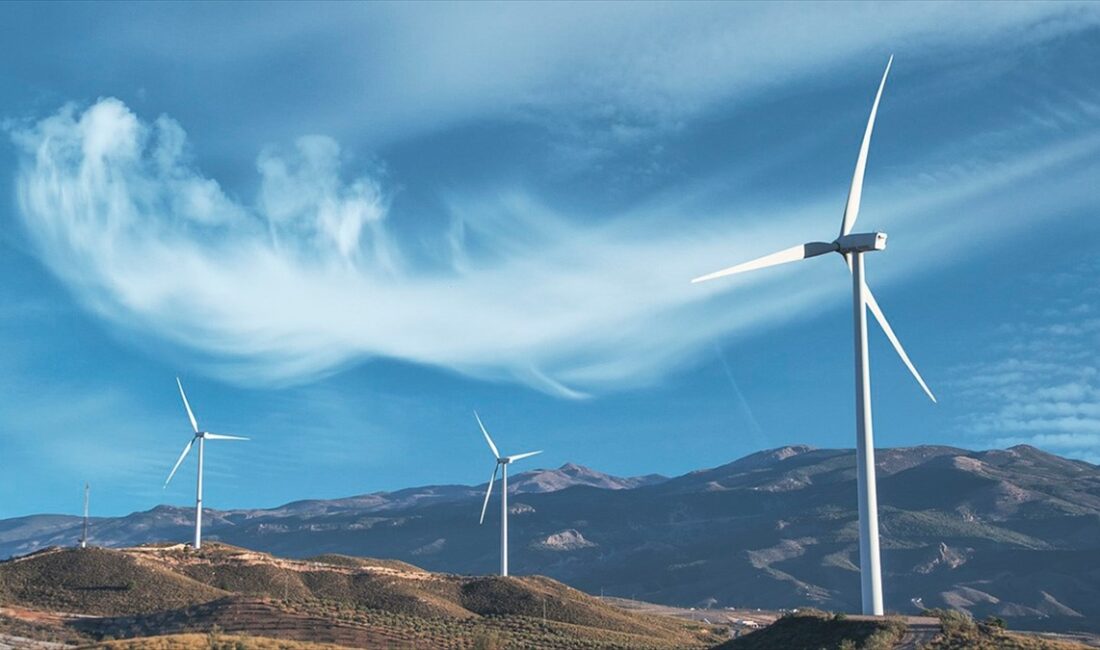 Türkiye'nin elektrikte kurulu gücünün 2028'de yüzde 27 artışla 136 bin