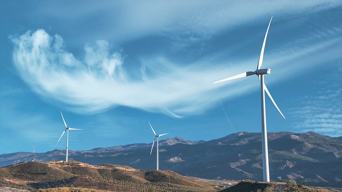 Türkiye'nin elektrikte kurulu gücünün 2028'de yüzde 27 artışla 136 bin
