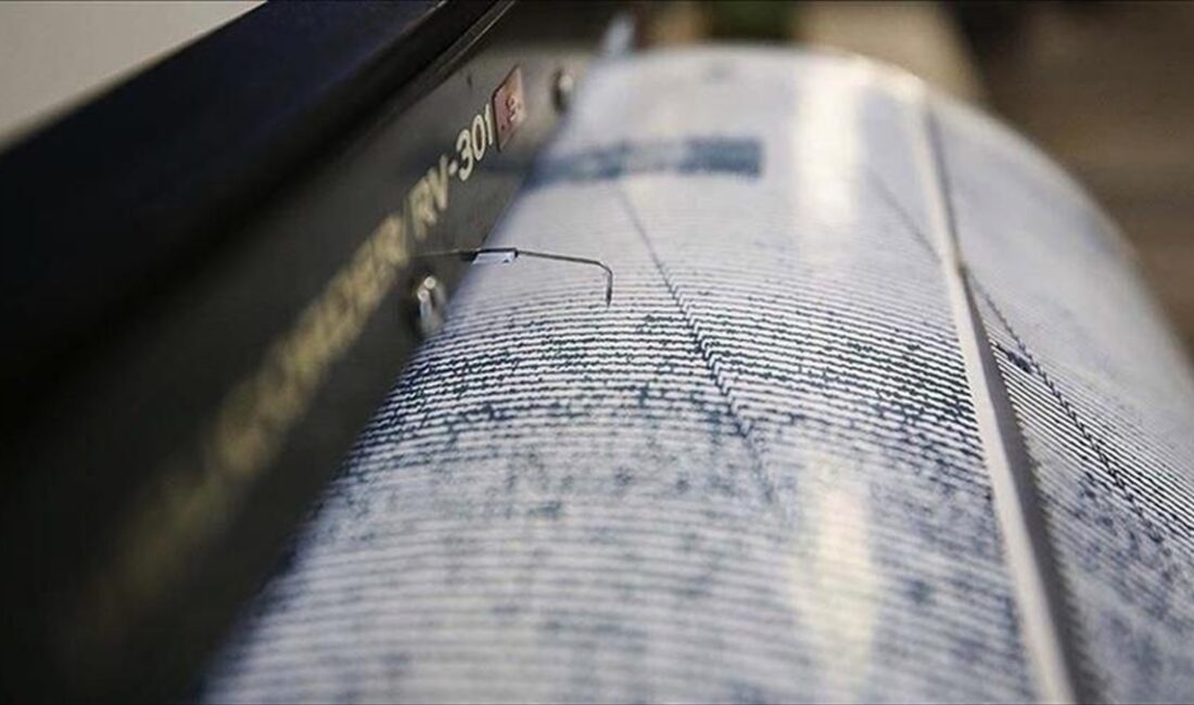 Endonezya'nın güney bölgelerindeki Doğu Nusa Tenggara eyaletinde 6,1 büyüklüğünde deprem