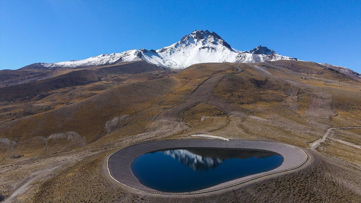 İç Anadolu'nun 3 bin 917 rakımlı en yüksek dağı Erciyes'te