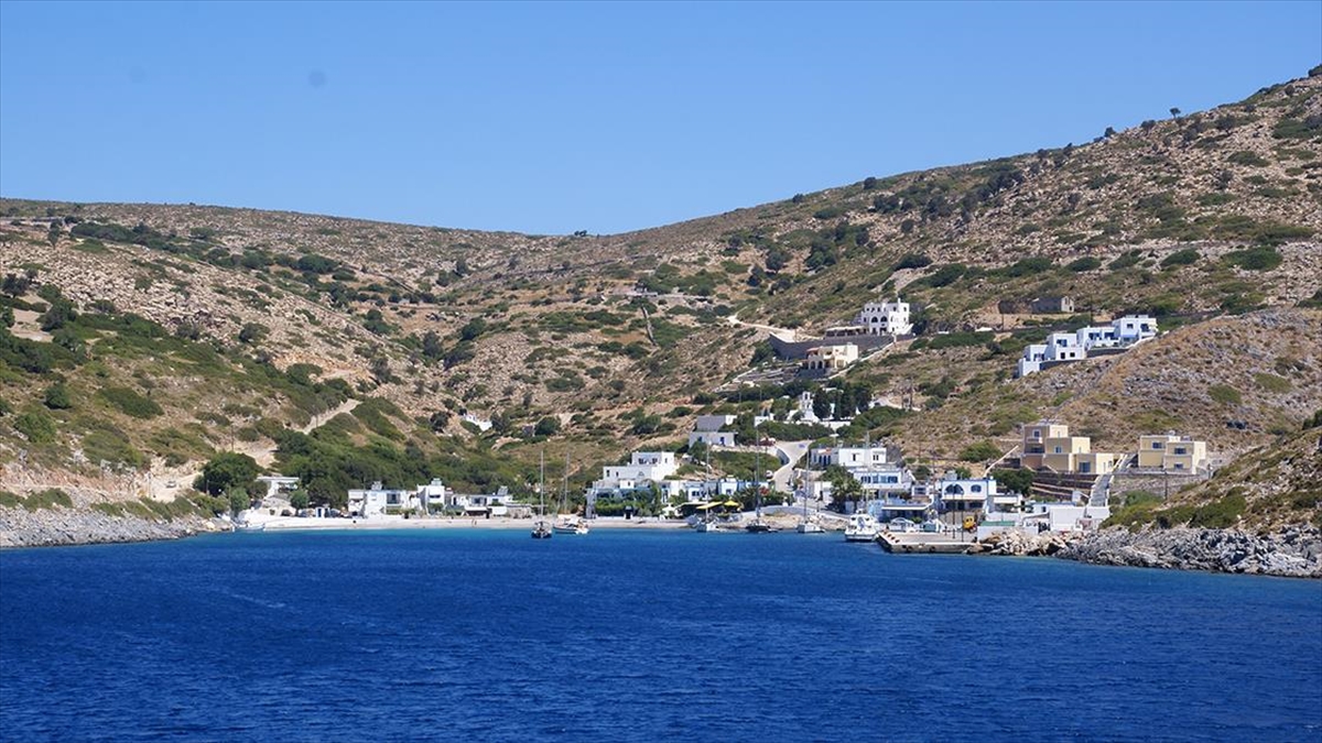 Sisam Adası'nın güneyinde ve Aydın kıyılarına yaklaşık 10 deniz mili