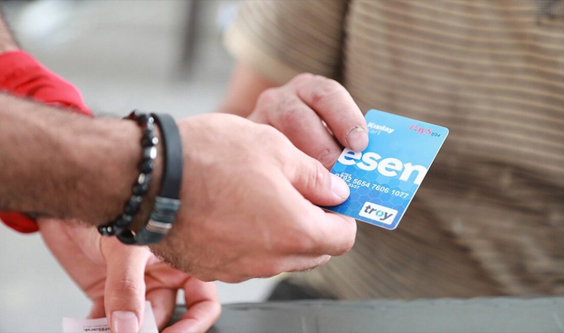 Afet ve Acil Durum Yönetimi Başkanlığı (AFAD), deprem bölgesinde konteyner