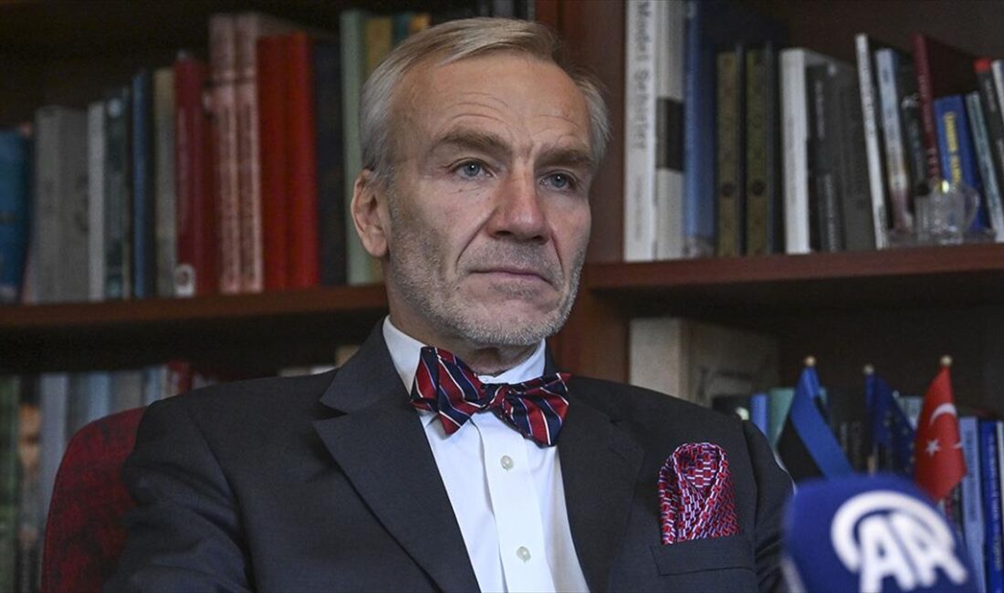 Estonya'nın Ankara Büyükelçisi Reinart'tan, Türkiye ile “güçlü ve mükemmel” ilişki vurgusu Estonya'nın yeni Ankara Büyükelçisi Vaino Reinart, Türkiye ile güçlü ilişkilere